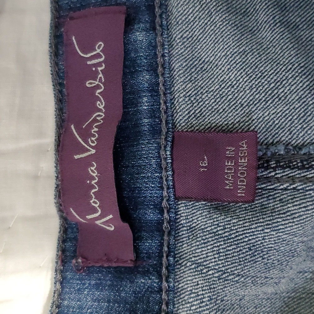 Women's Gloria Vanderbilt Amanda Blue Denium Jeans. Size 16. - Picture 5 of 12